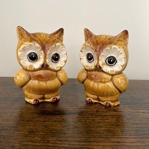 Vintage LEFTON  Owl Salt And Pepper Shakers